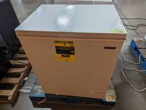lot 850 image: Thompson 5.0 cu ft Chest Freezer in White