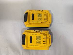 lot 881 image: Lot of 2 Dewalt DCB203 2.0AH Batteries