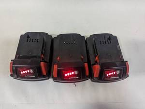 lot 884 image: Lot of 3 Milwaukee 18v Batteries