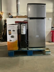 lot 54 image: Pallet of Appliances That Are Either Used or Have Damage & Wear N Tear. All For Parts & Repair See Pictures