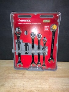 lot 49 image: Husky Metric Flex Ratcheting Combination Wrench Set (5-Piece). See Pictures