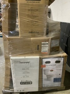 lot 104 image: Pallet of Salvaged Household Bathroom & Home Decor Goods. All Are For Parts & Repair. See Pictures