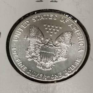 1989 AMERICAN SILVER EAGLE 1 TROY OZ .999 FINE SILVER DOLLAR