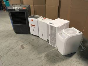 Mix Lot of Humidifier - In White and Black - Customer Returns - Review all pictures