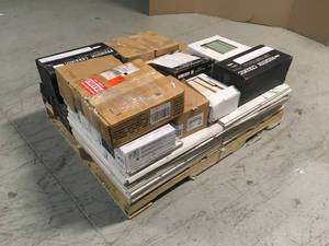 lot 16 image: Mixed Lot of Ceramic Tile Flooring - Review all pictures - Customer Returns