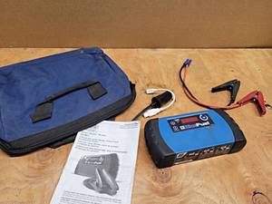 NAPA Blue Fuel Jump Starter - Unit Powers on