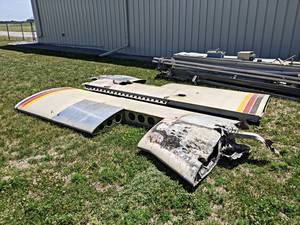 Piper PA-28-180 Wings - Fire Damage - NO SHIPPING