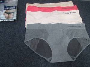 4 pr Reebok Seamless Hipsters Size ...