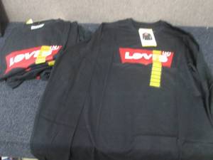 6- Mens Levis Long Sleeve Tshirts...