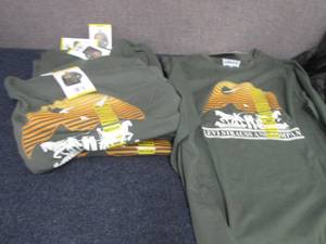 7- Mens Levis Long Sleeve Tshirts...