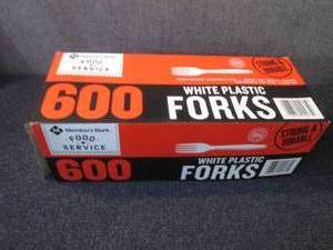 Box of 600 Heavy Weight White Plast...