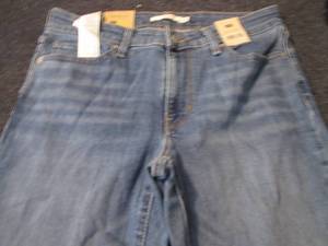 Levis 711 Size 8 Short Ladies Jeans...