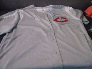 2XL Twins Jersey...