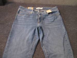 Levis 711 Skinny Size 10 Short Ladi...