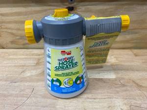lot 68 image: CHAPIN Wet or Dry Hose Sprayer
