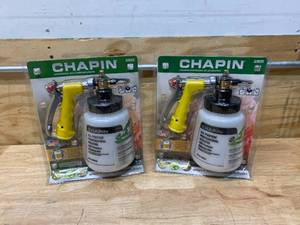 lot 69 image: CHAPIN Lot of 2- G362D Deluxe Professional All Purpose Sprayers