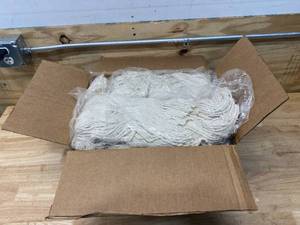 lot 104 image: THRIFTY MOPHEAD-20-WB (case of 12)