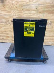 lot 123 image: MAGIC CHEF 2.6 cu. ft. Mini Fridge in Black, ENERGY STAR