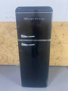 lot 134 image: FRIGIDAIRE 7.5 cu. ft. Mini Fridge in Black with Rounded Corners and Top Freezer