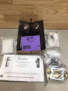lot 60 image: grandeur luxury for life Door lock open box