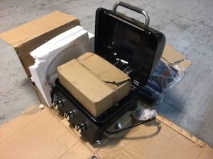 lot 103 image: 3-Burner Open Cart Propane Gas Grill in Black by Dyna-Glo Customer Returns See Pictures