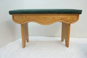 lot 36 image: oak upholstered bench