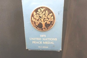 lot 96 image: 1975 United Nations Peace Medal