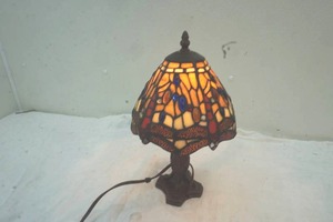 lot 117 image: small glass table lamp