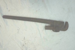 lot 122 image: pipe wrench 24