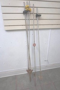 lot 150 image: iron fence posts