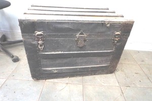 lot 172 image: antique trunk
