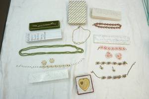 lot 205 image: vintage jewelry