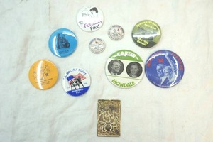 lot 212 image: assortment of pins