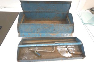 lot 222 image: metal toolbox Park