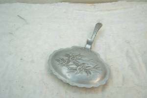 lot 259 image: aluminum crumb catcher