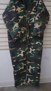 lot 274 image: Game Winner insulated cover-all size L