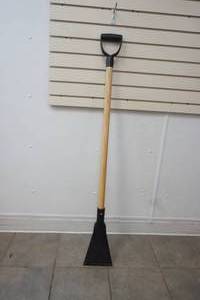 lot 284 image: 7 heavy duty scraper