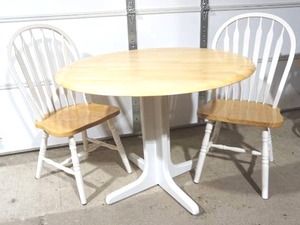 lot 325 image: table and 2 chairs