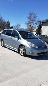 2006 TOYOTA SIENNA XLE -WHEEL CHAIR VAN- SIDE ACCESS