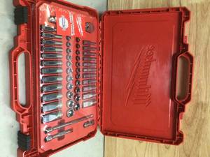 Milwaukee 14 in. Drive SAEMetric Ratchet and Socket Mechanics Tool Set (50-Piece)