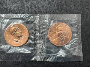 lot 72 image: Ulysses S. Grant and George W. Bush Tokens