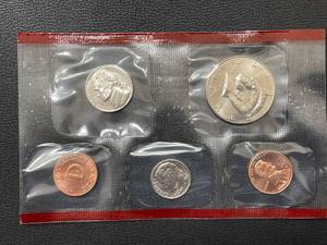 lot 40 image: 2012 and 1999 Uncirculated Coin Sets