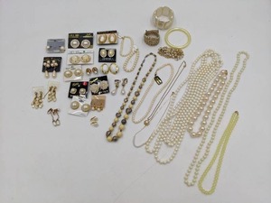 lot 42 image: Elegant Collection of 1970s-1980s Vintage Deadstock Jewelry-Faux Pearl and Gold-Plated Earrings, Bracelet, and Necklaces