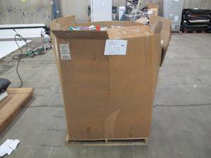lot 609 image: Pallet of Miscellaneous Light Bulbs and Fixtures - Sorted - UNCHECKED
