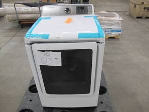 lot 613 image: SAMSUNG DVE50M7450WA3 7.4 cu. ft. Electric Dryer in White - NOT WORKING