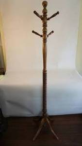 lot 28 image: Solid oak spindle coat rack missing one hook