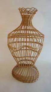 lot 34 image: Unique vintage wicker bust