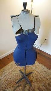 lot 64 image: Sally stitch dress formwomens size small, 4 feet tall