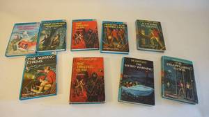 lot 90 image: Lot Of The Hardy Boys Books