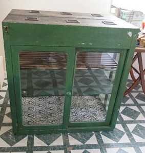 lot 101 image: Counter top height display storage cabinet glass on three sides adjustable shelving